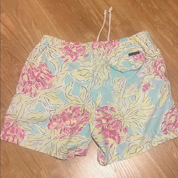 Vintage men’s Lilly Pulitzer Pink blue and Yellow Floral Swim Trunks small